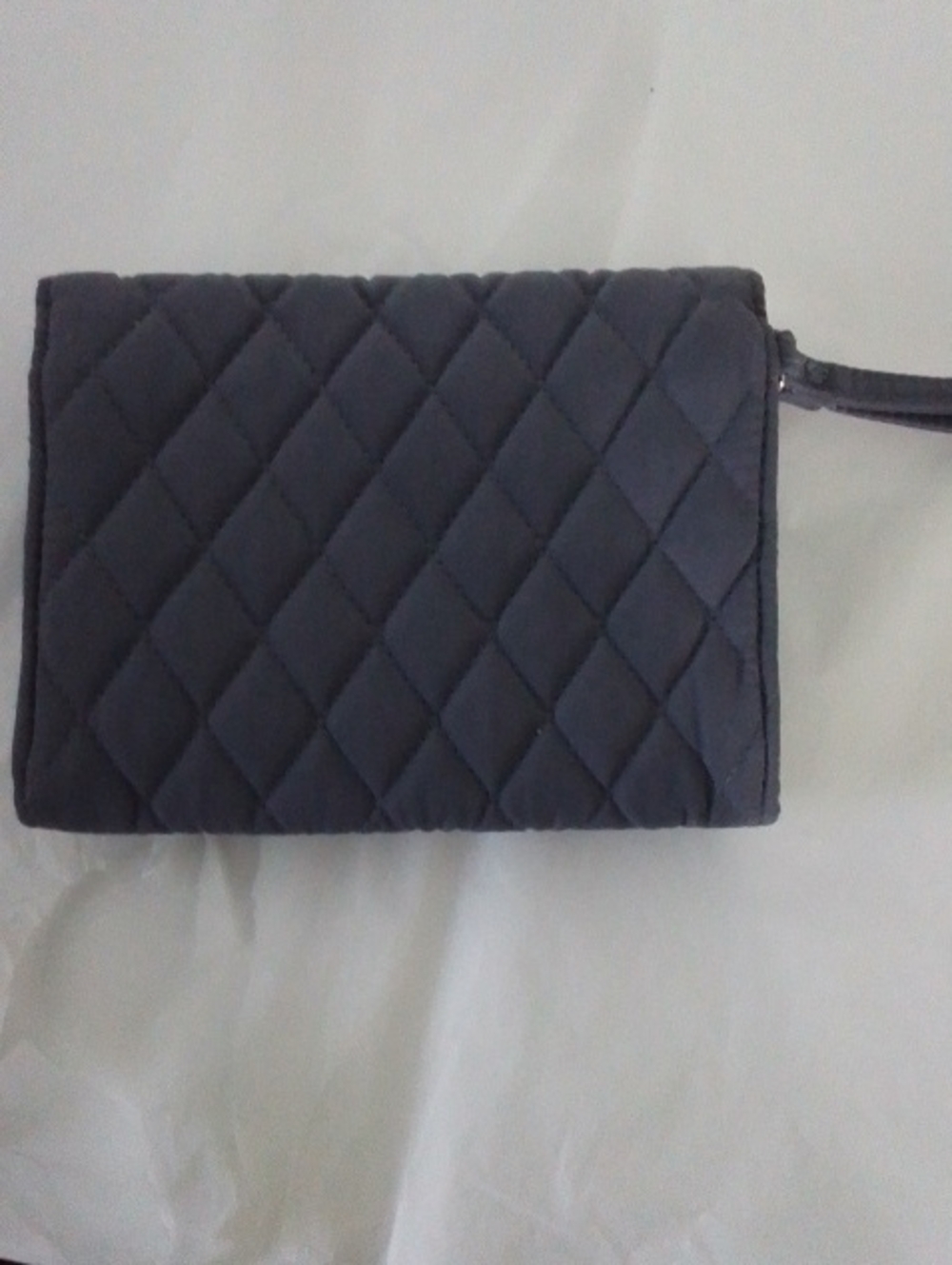Vera Bradley Quilted Gray Women's Crossbody Wallet - Classic Turn-Lock - Picture 3 of 4